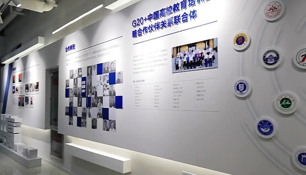 高校文化長廊設(shè)計(jì)需要考慮哪些因素？